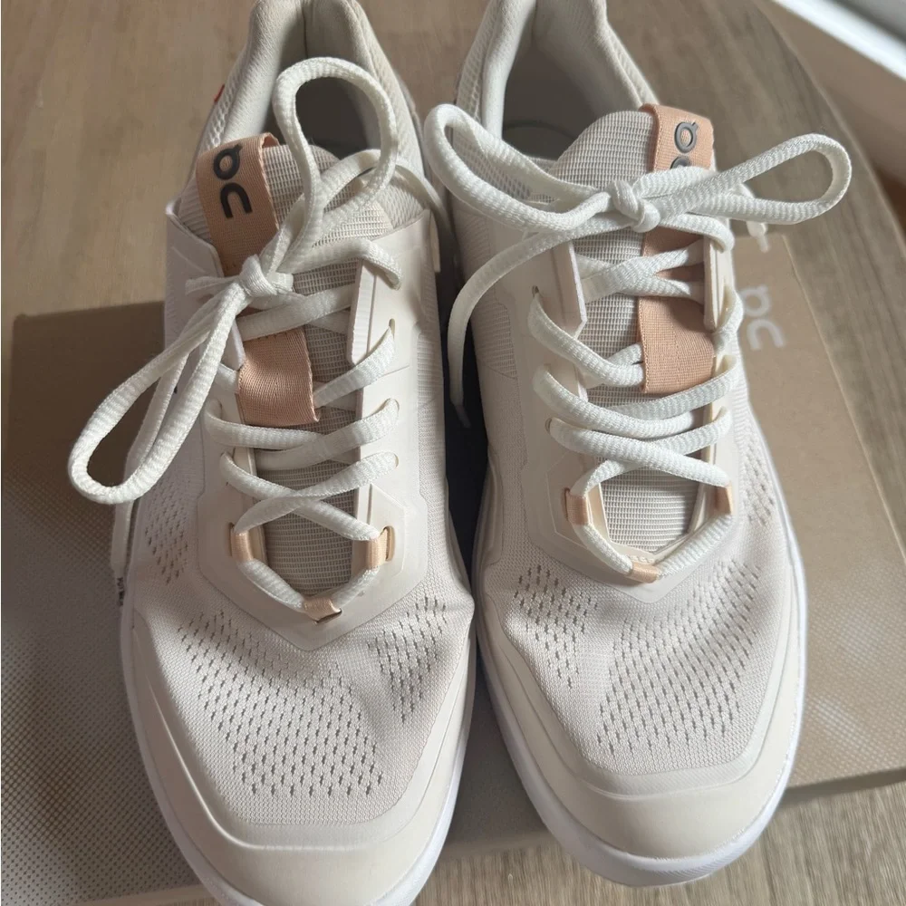 Brand new On Running The Roger Spin dew/savannah Athletic Shoes Women’s 8.5 - Picture 2 of 3
